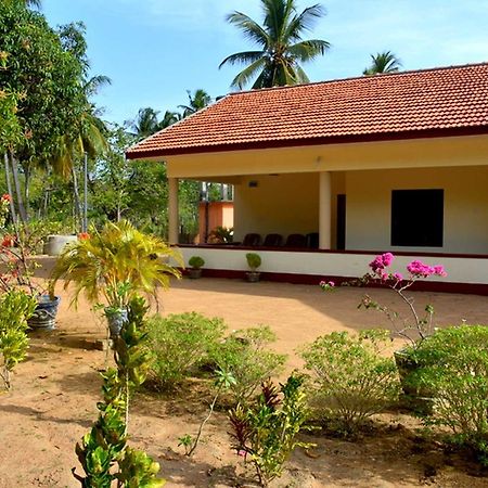 Yaswi Guest House Passikudah エクステリア 写真