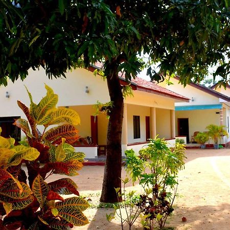 Yaswi Guest House Passikudah エクステリア 写真