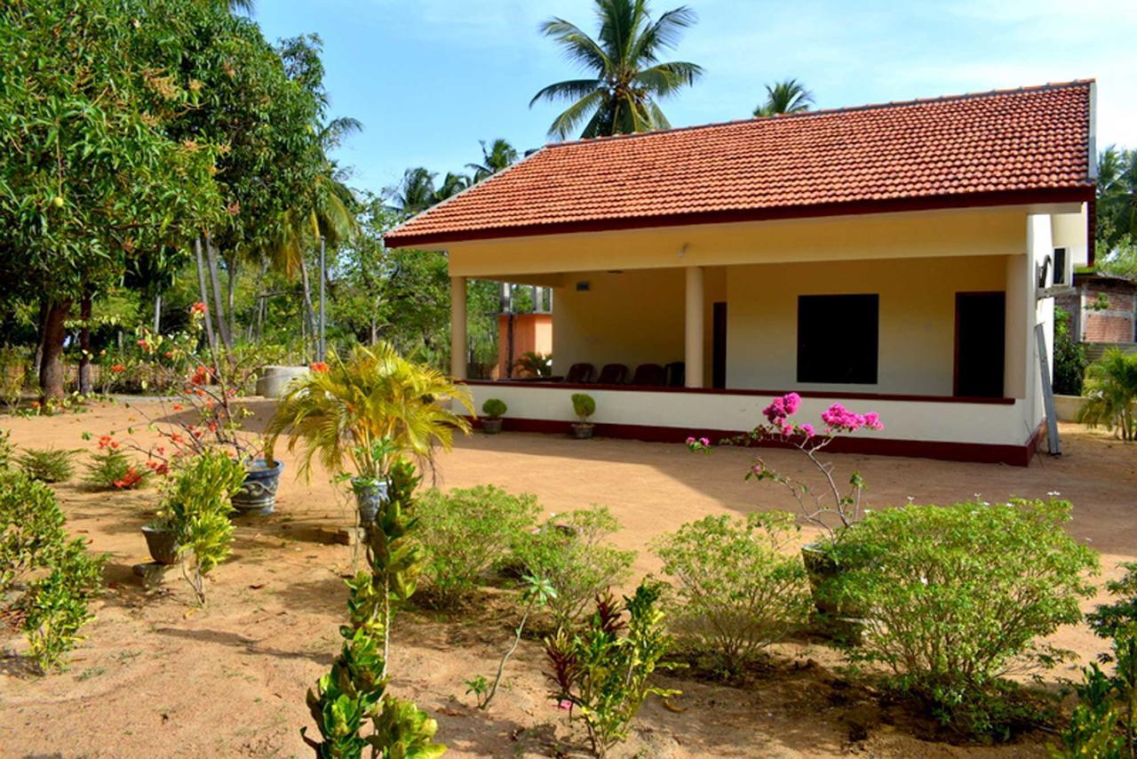 Yaswi Guest House Passikudah エクステリア 写真