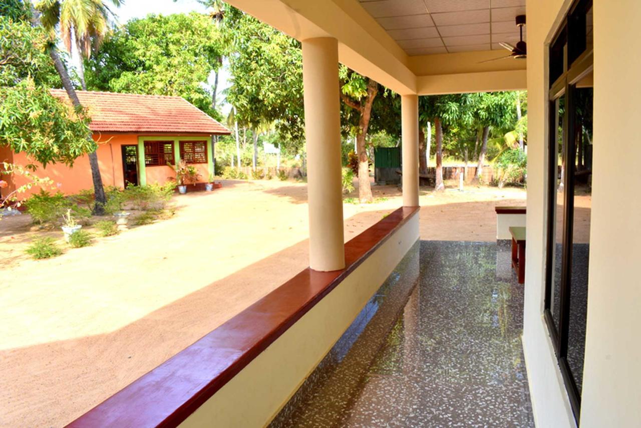 Yaswi Guest House Passikudah エクステリア 写真