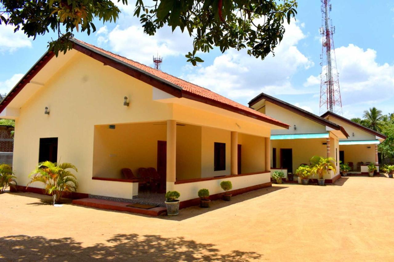 Yaswi Guest House Passikudah エクステリア 写真