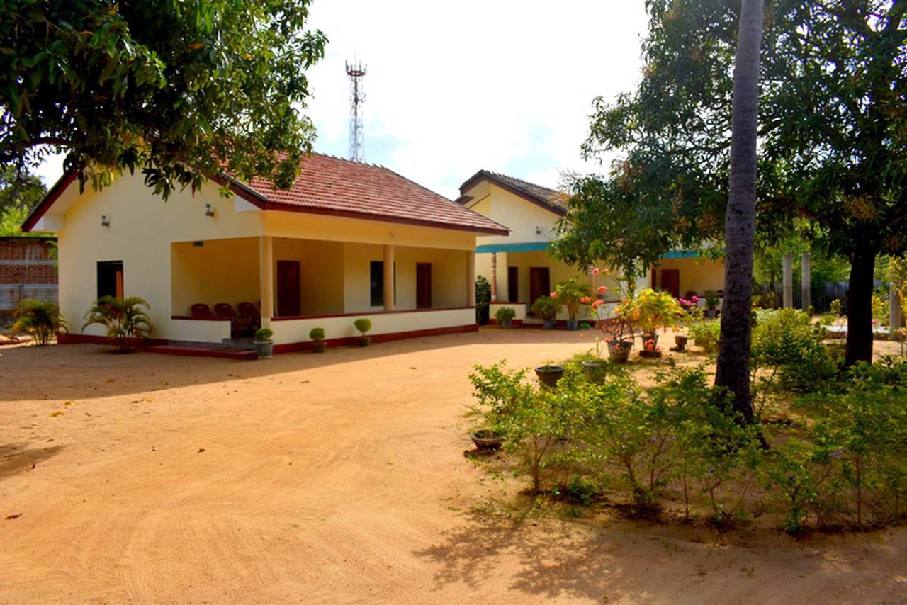 Yaswi Guest House Passikudah エクステリア 写真