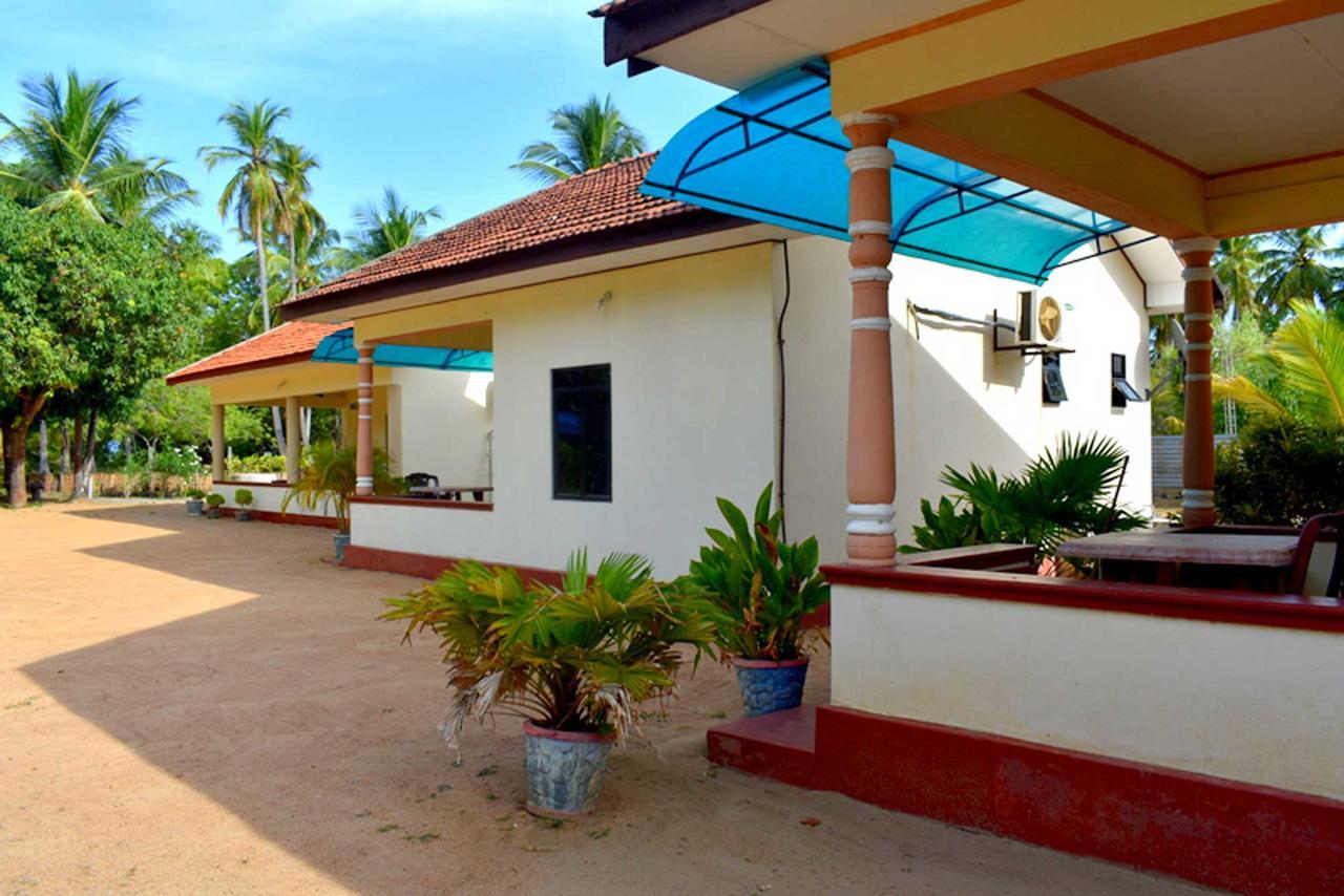 Yaswi Guest House Passikudah エクステリア 写真