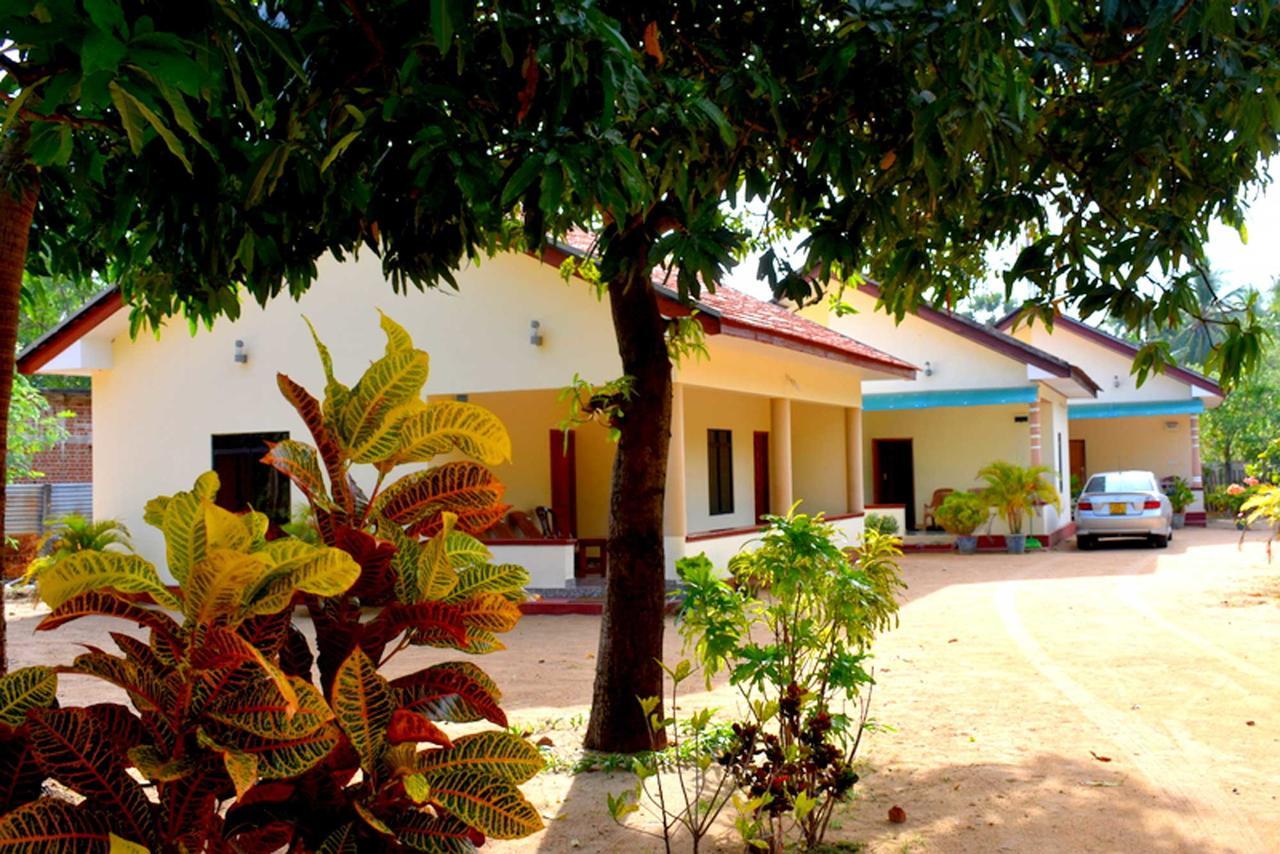Yaswi Guest House Passikudah エクステリア 写真